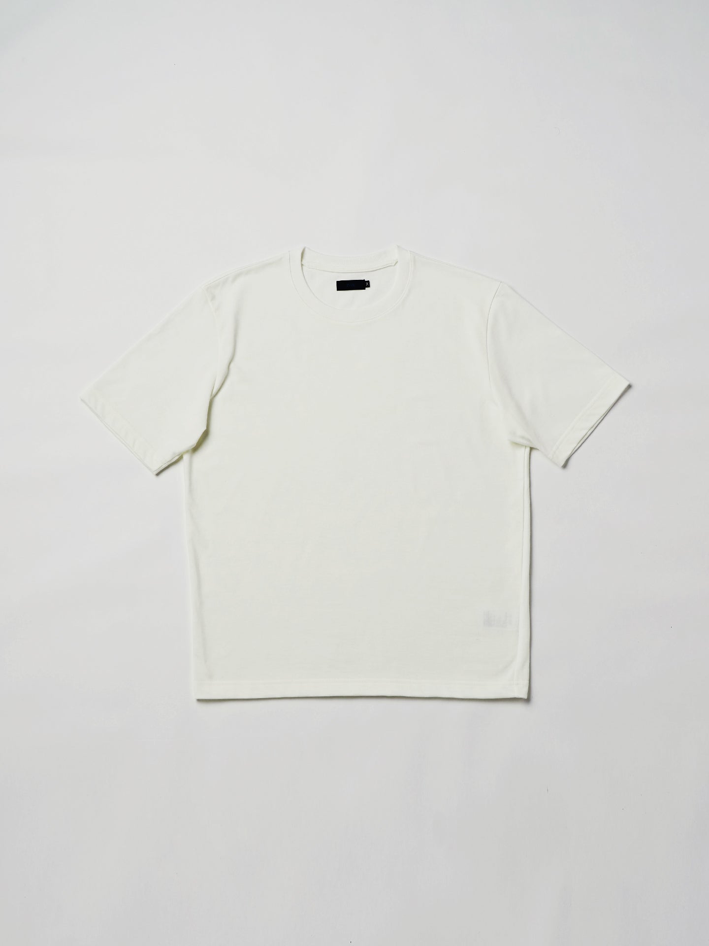 Free shirt / White