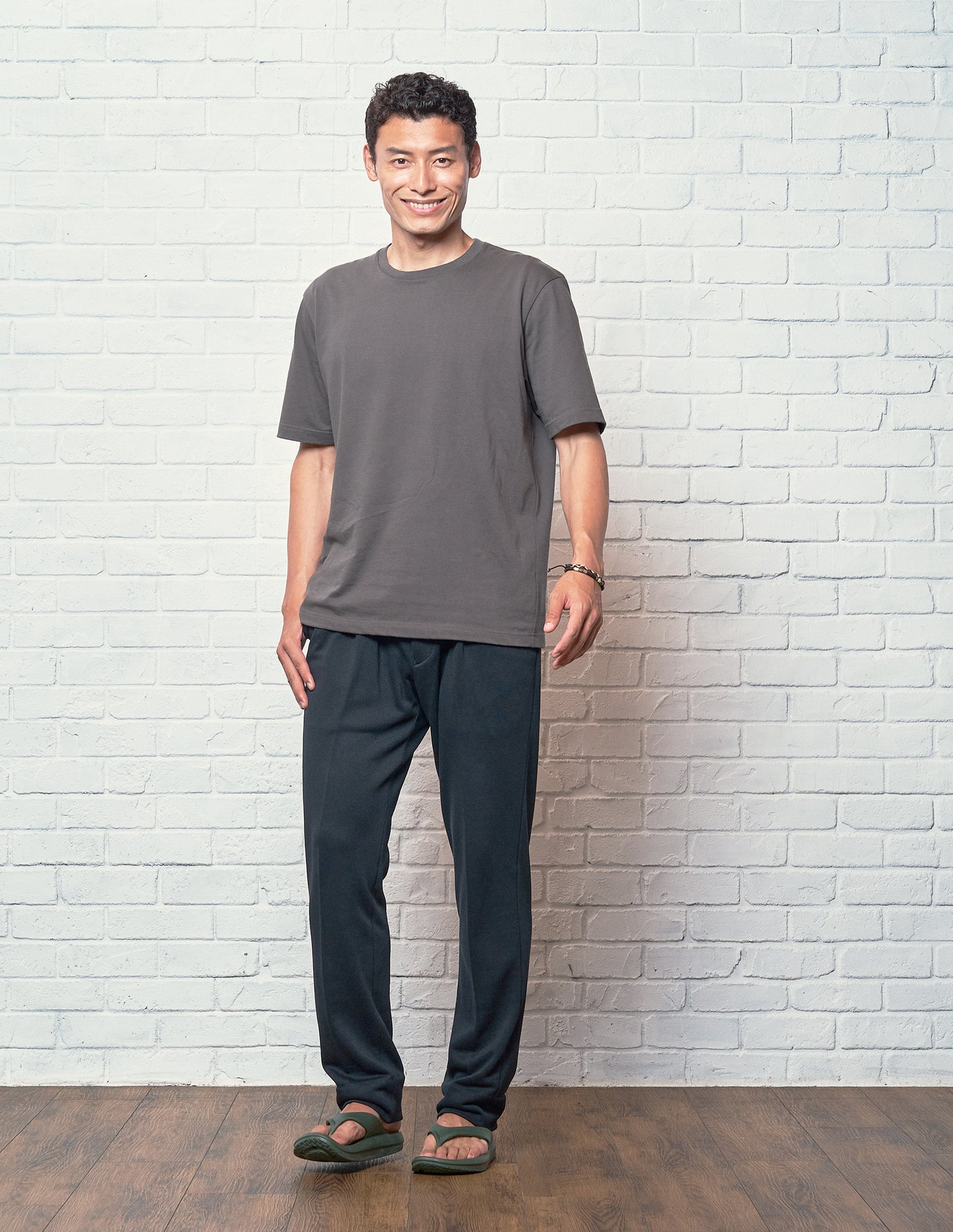 Free shirt / Dark Grey
