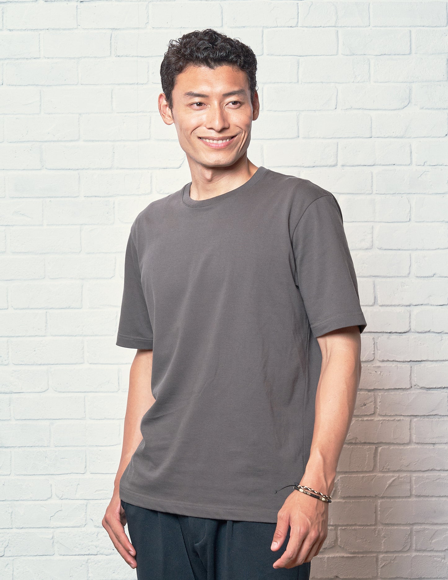 Free shirt / Dark Grey