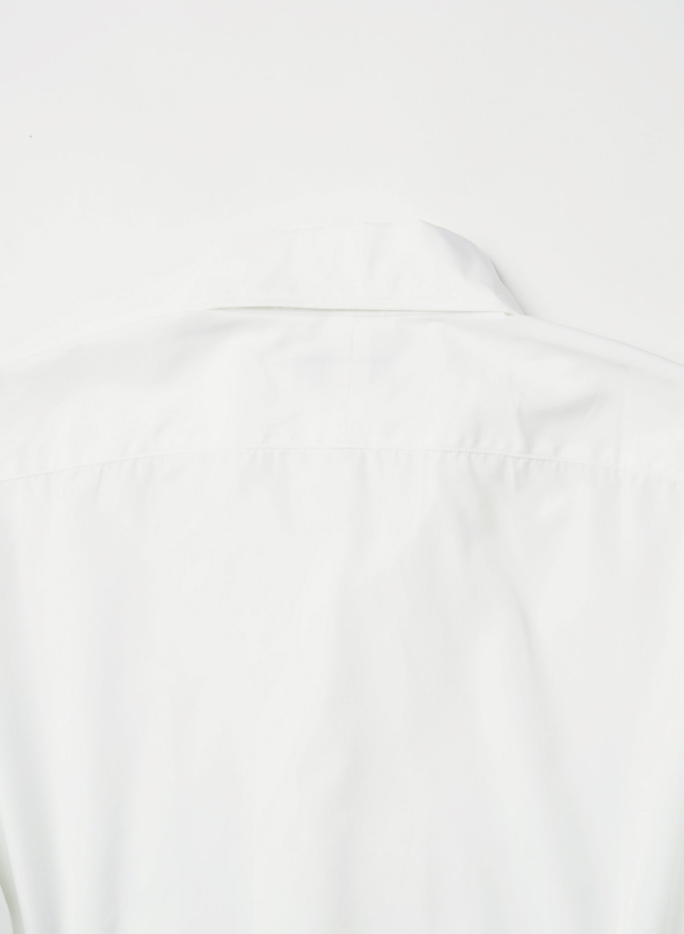 Button‐down Dress Shirt / White