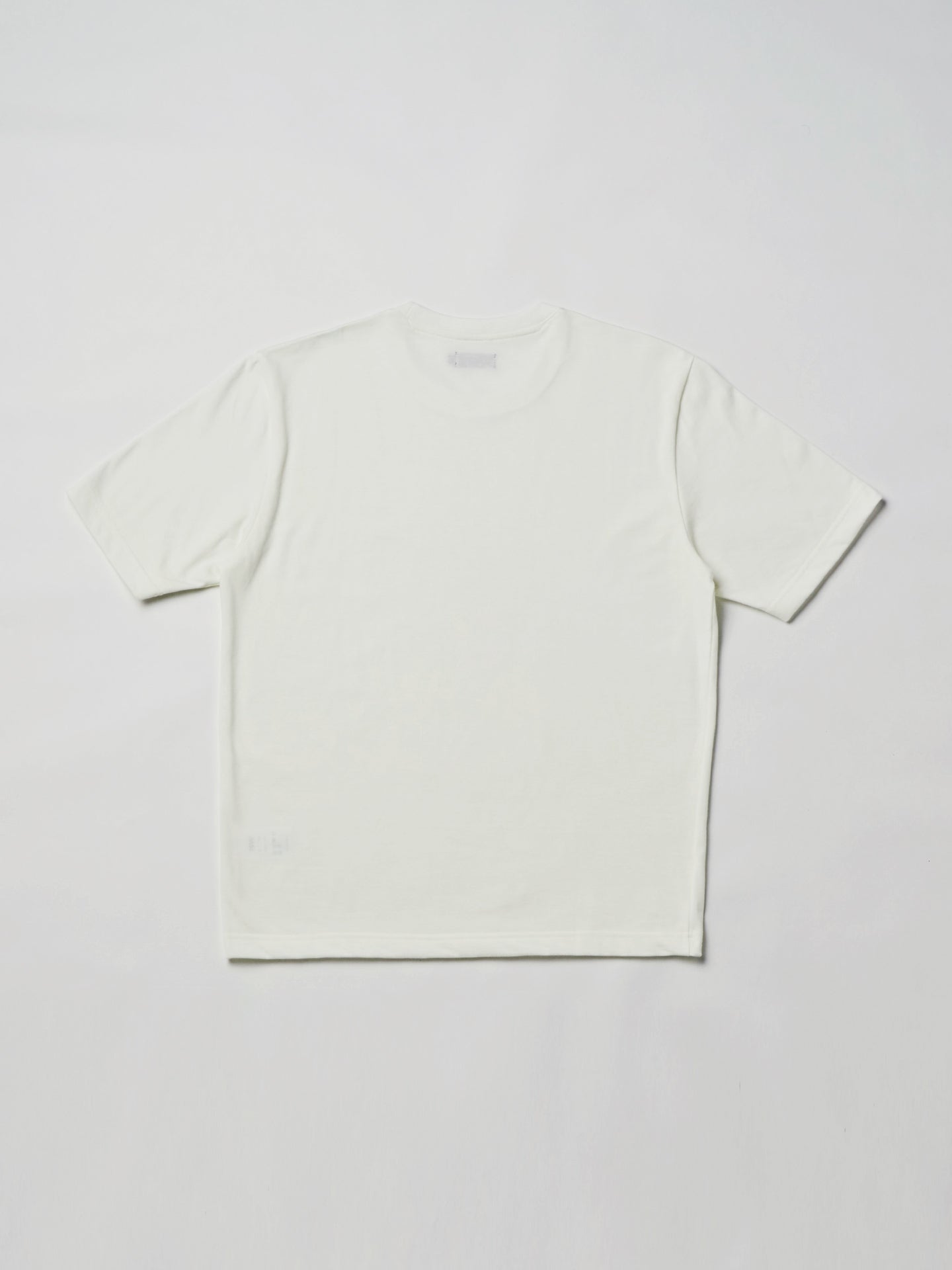 Free shirt / White